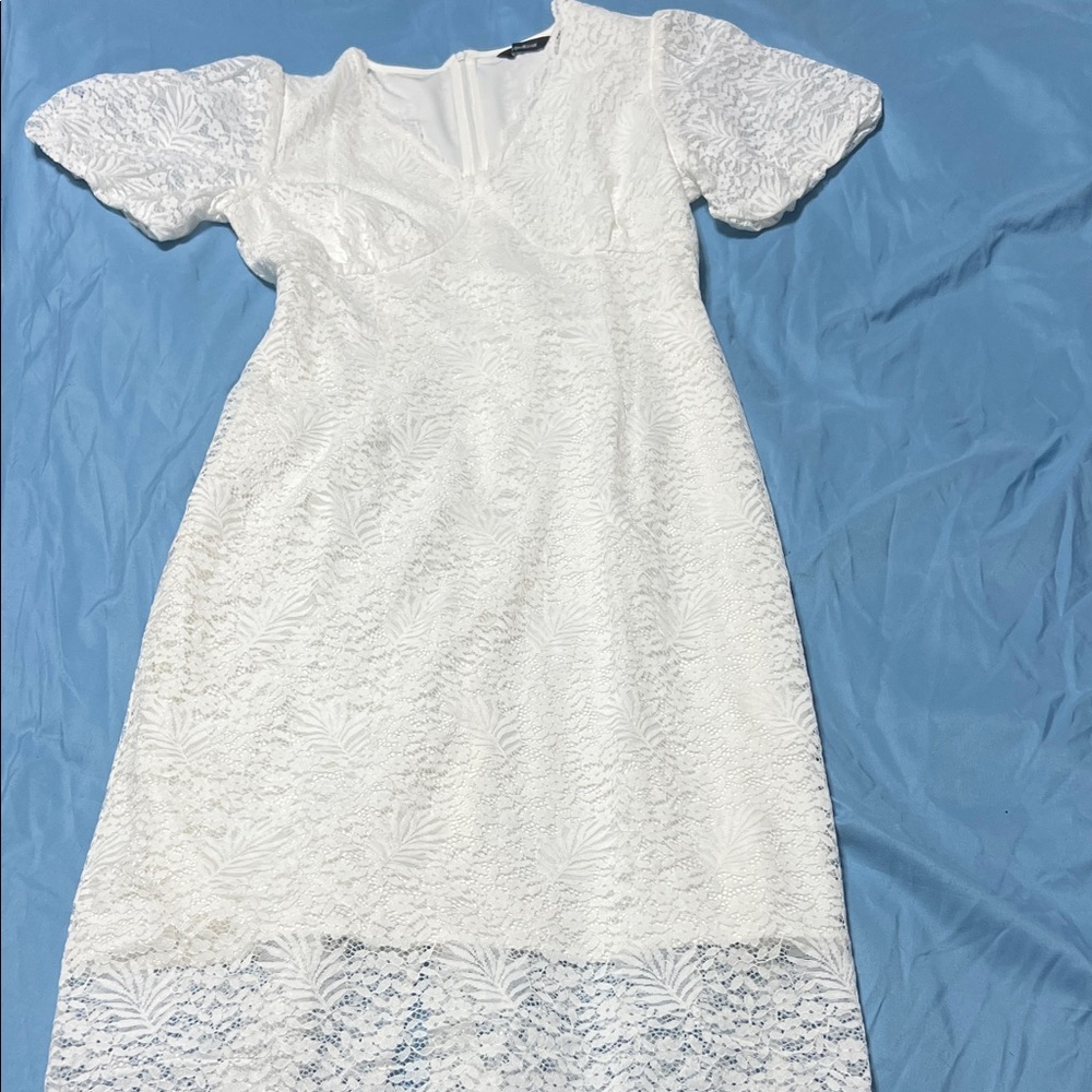 Cyper River Chic White Lace Midi Dress